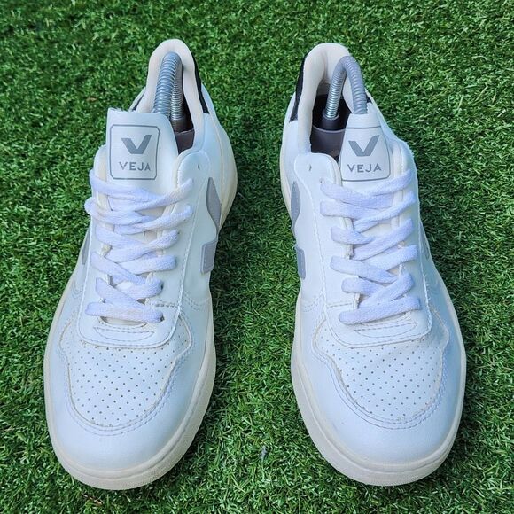 VEJA V-10 - Womens Sneakers - SIZE 8 - Picture 2 of 9